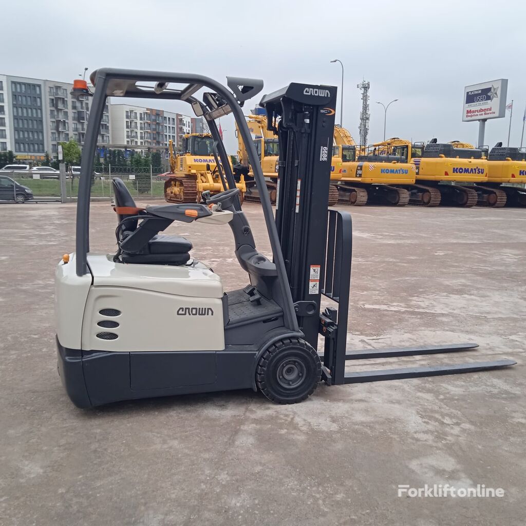 Crown SCT6020 electric forklift