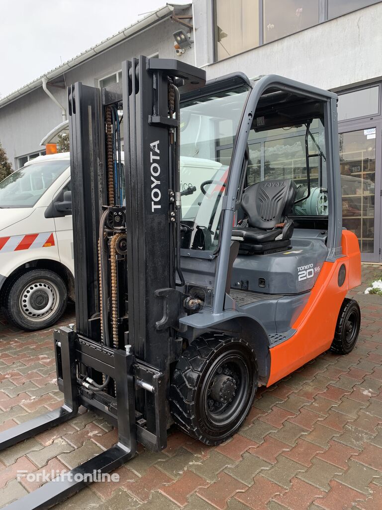 Toyota 02-8FGF20 gas forklift