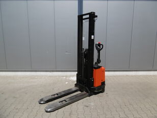 BT S 12 pallet stacker